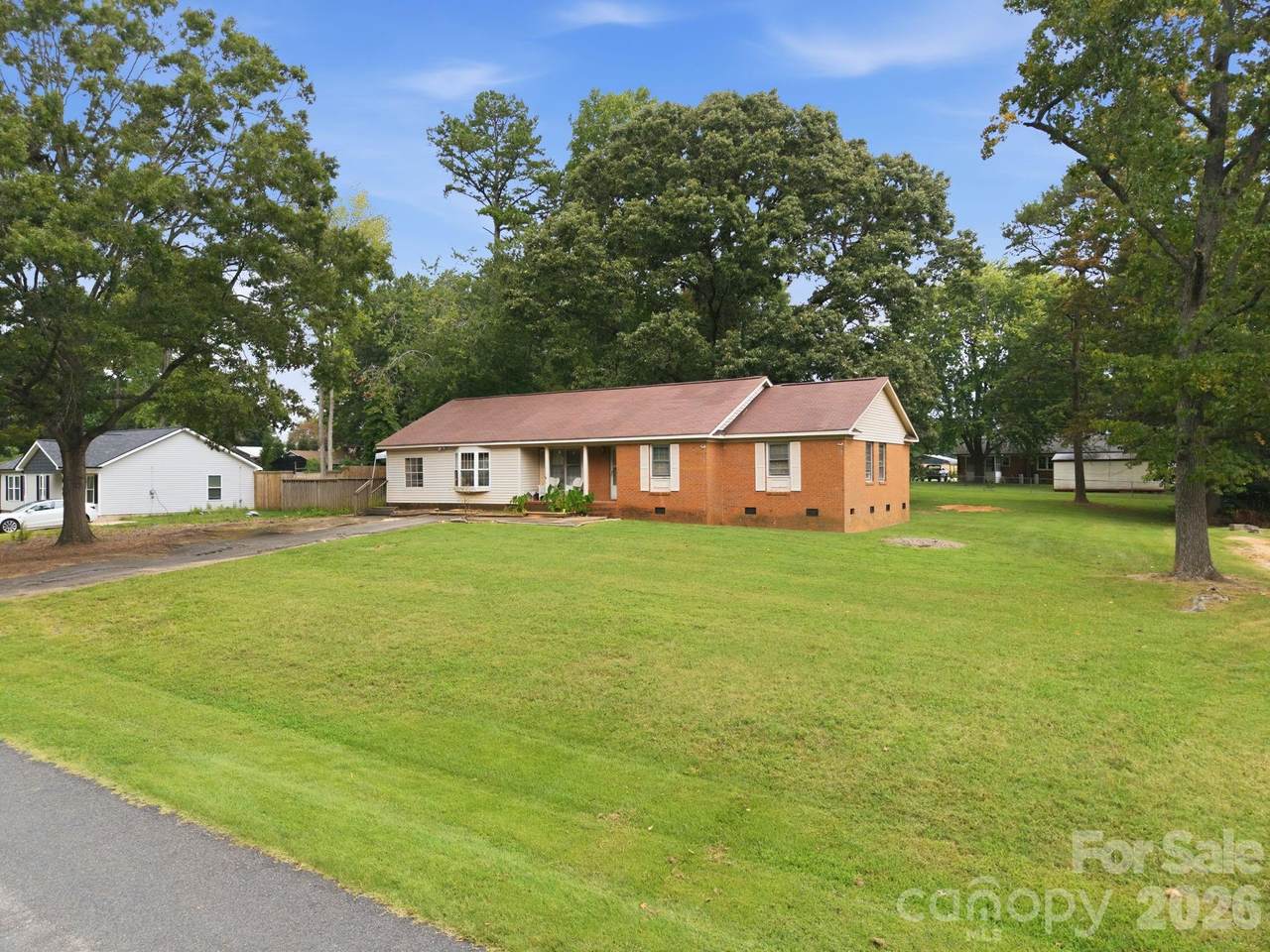 205 Pine Court - Photo 1