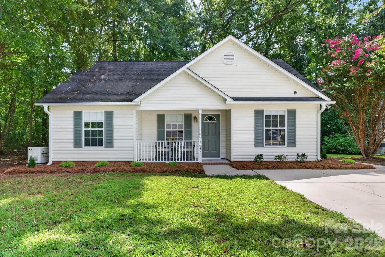 1649 Norfolk Court - Photo 1