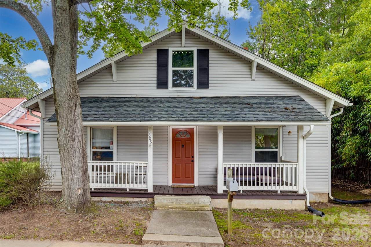 608 Spruce Street - Photo 1