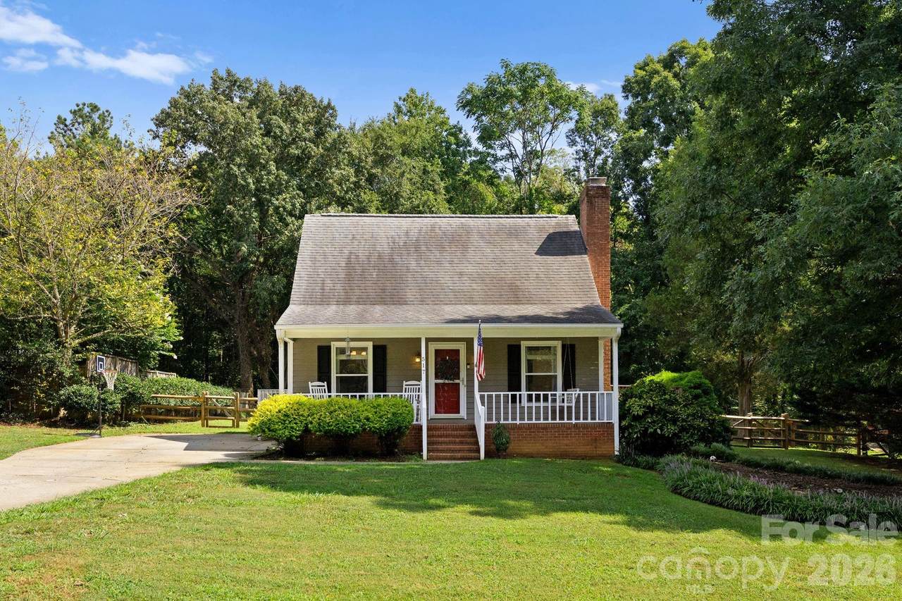 517 Forest Lane - Photo 1