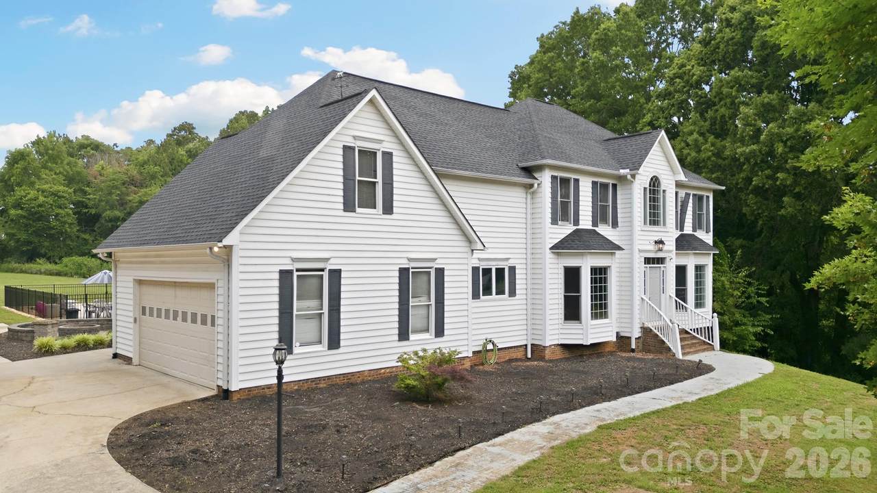 825 Timberlane Trail - Photo 1