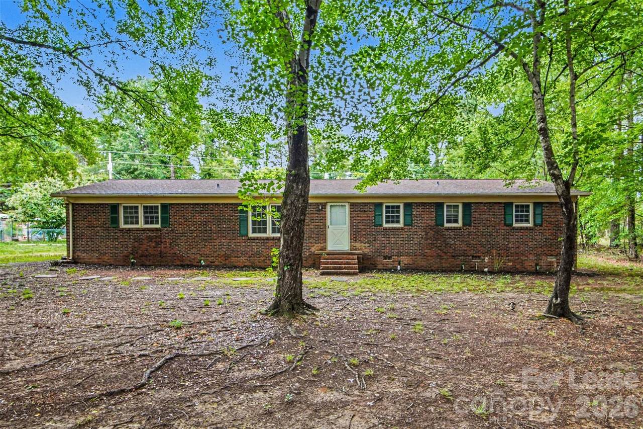 211 Lakeview Road - Photo 1