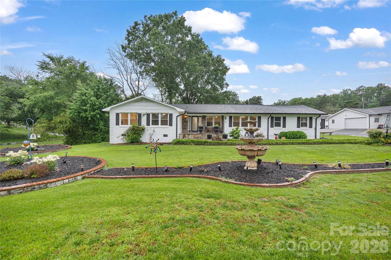 2524 Griffith Road - Photo 1