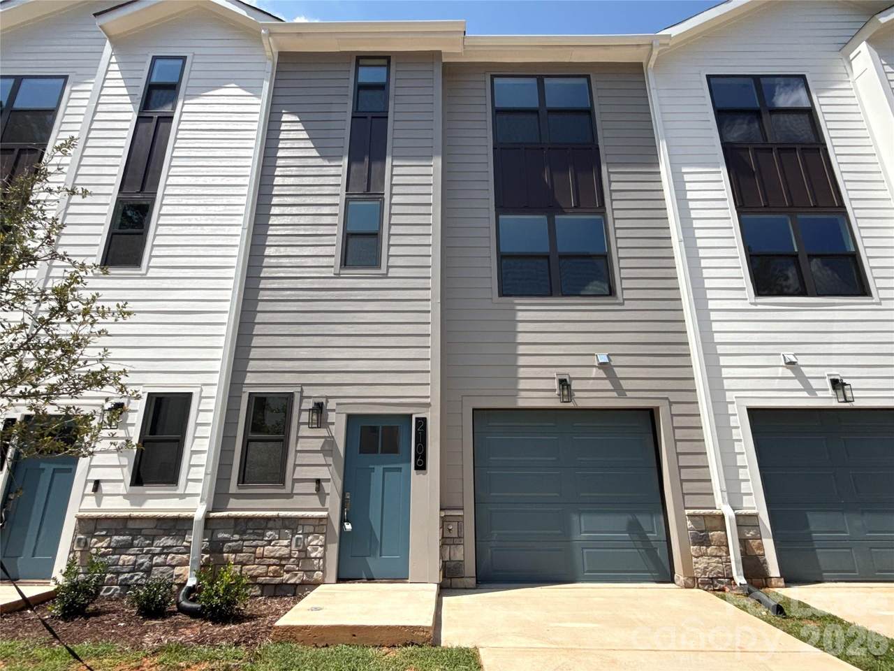 2106 Bombay Way - Photo 1