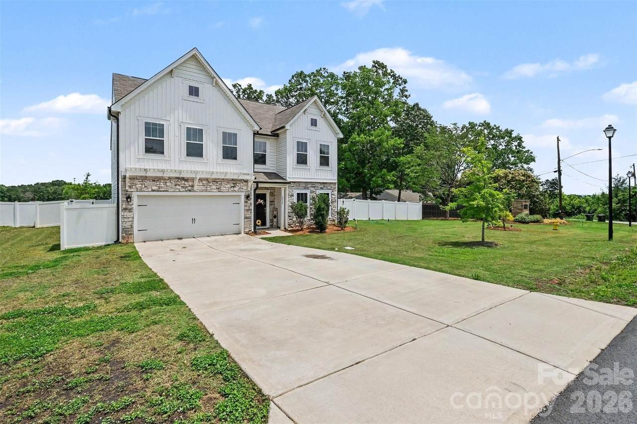 2334 Waverly Drive - Photo 1