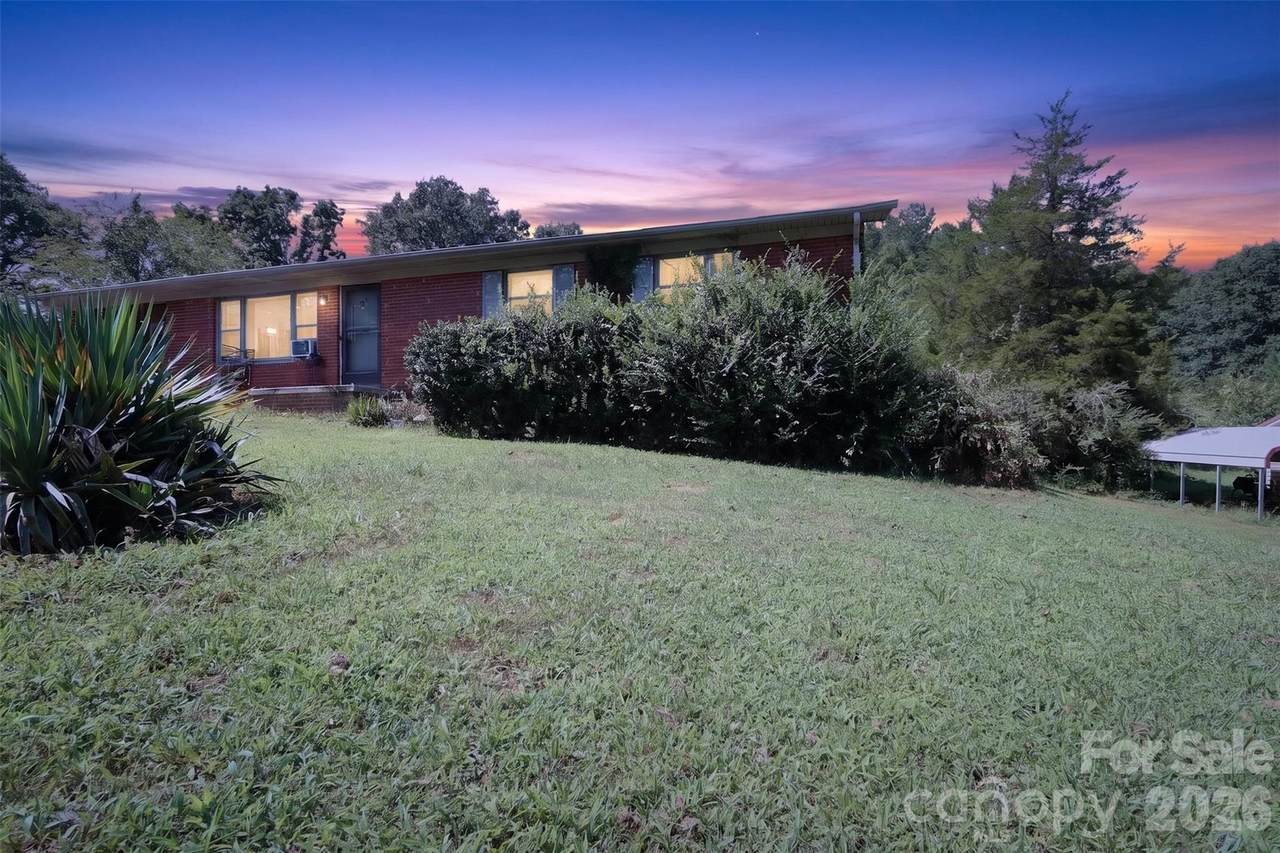 521 Lee Drive - Photo 1