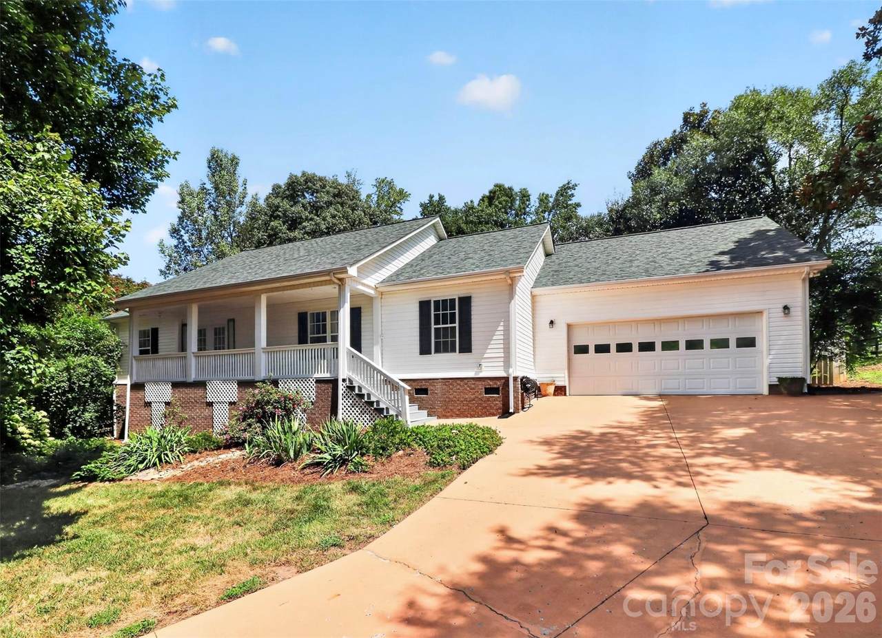 176 Toucan Road - Photo 1