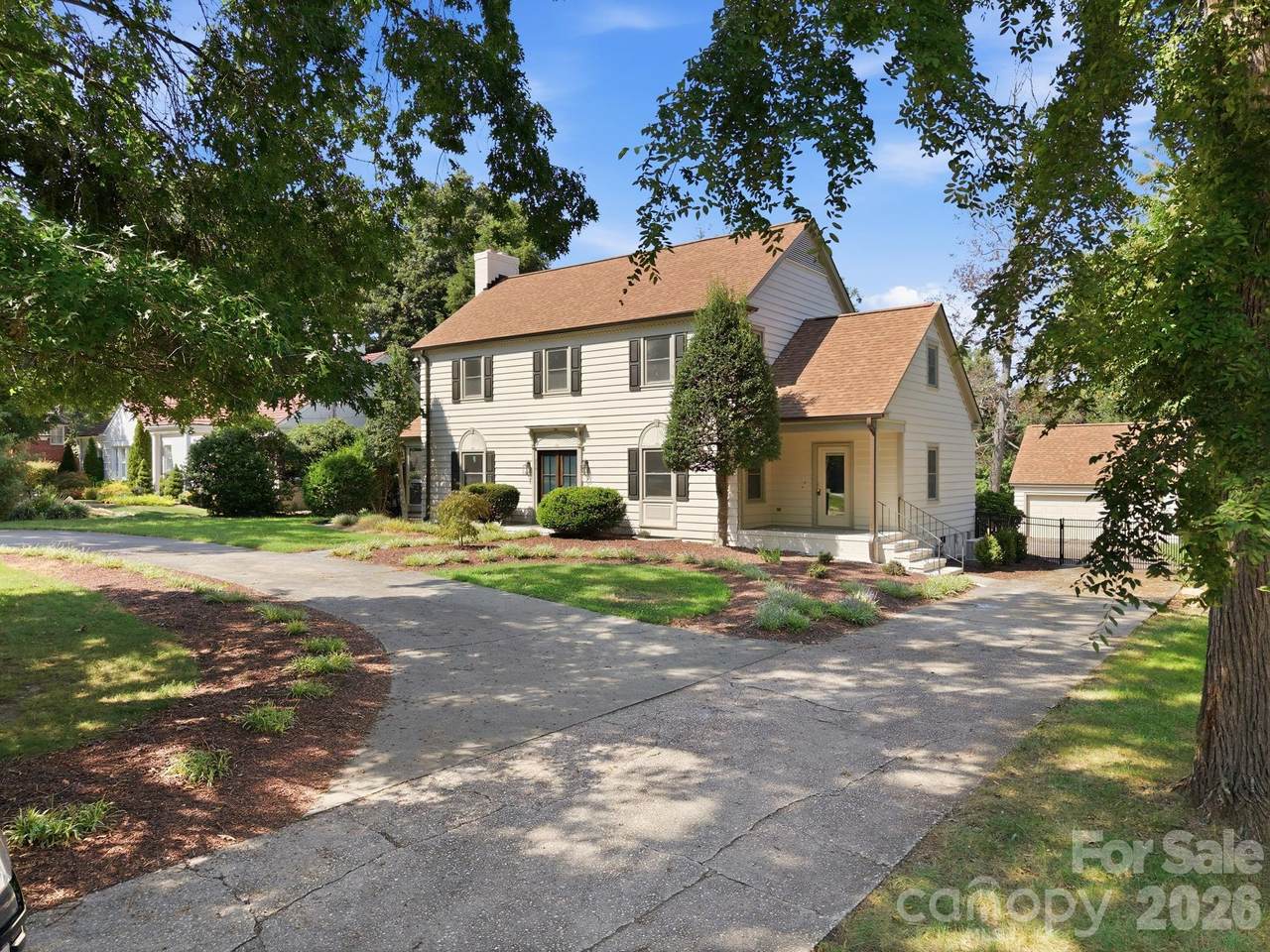 230 Confederate Avenue - Photo 1