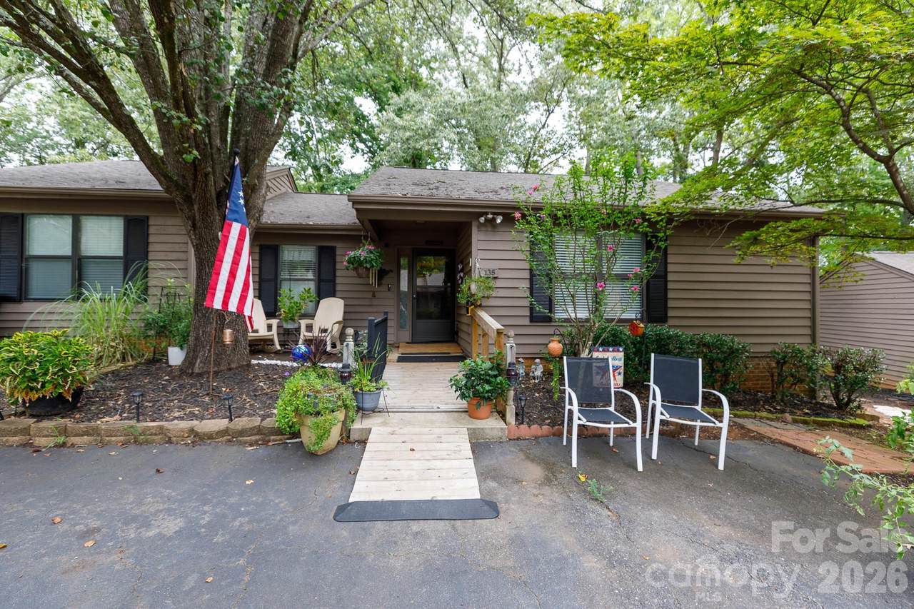 135 Cedar Hollow Street - Photo 1