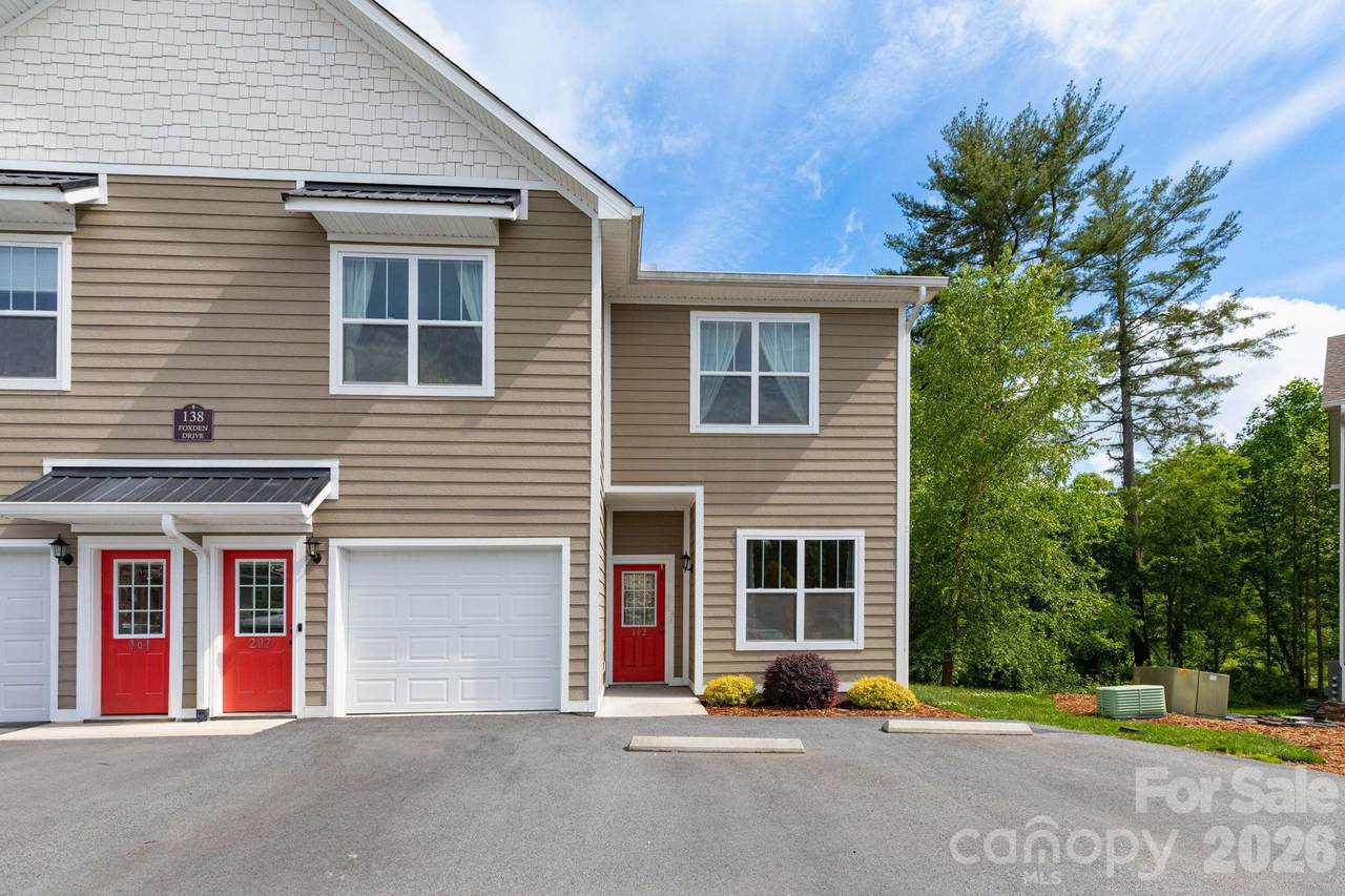 138 Foxden Drive - Photo 1