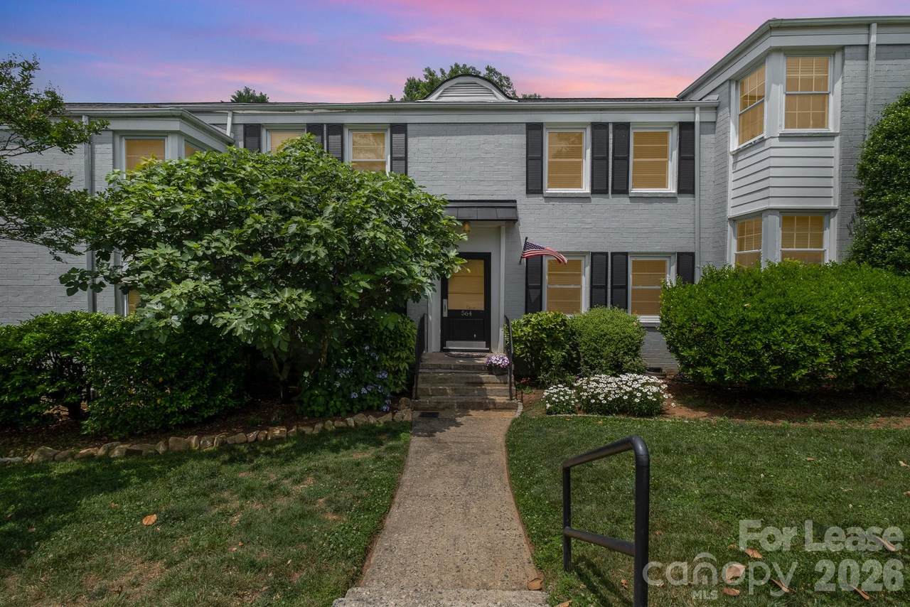 564 Wakefield Drive - Photo 1