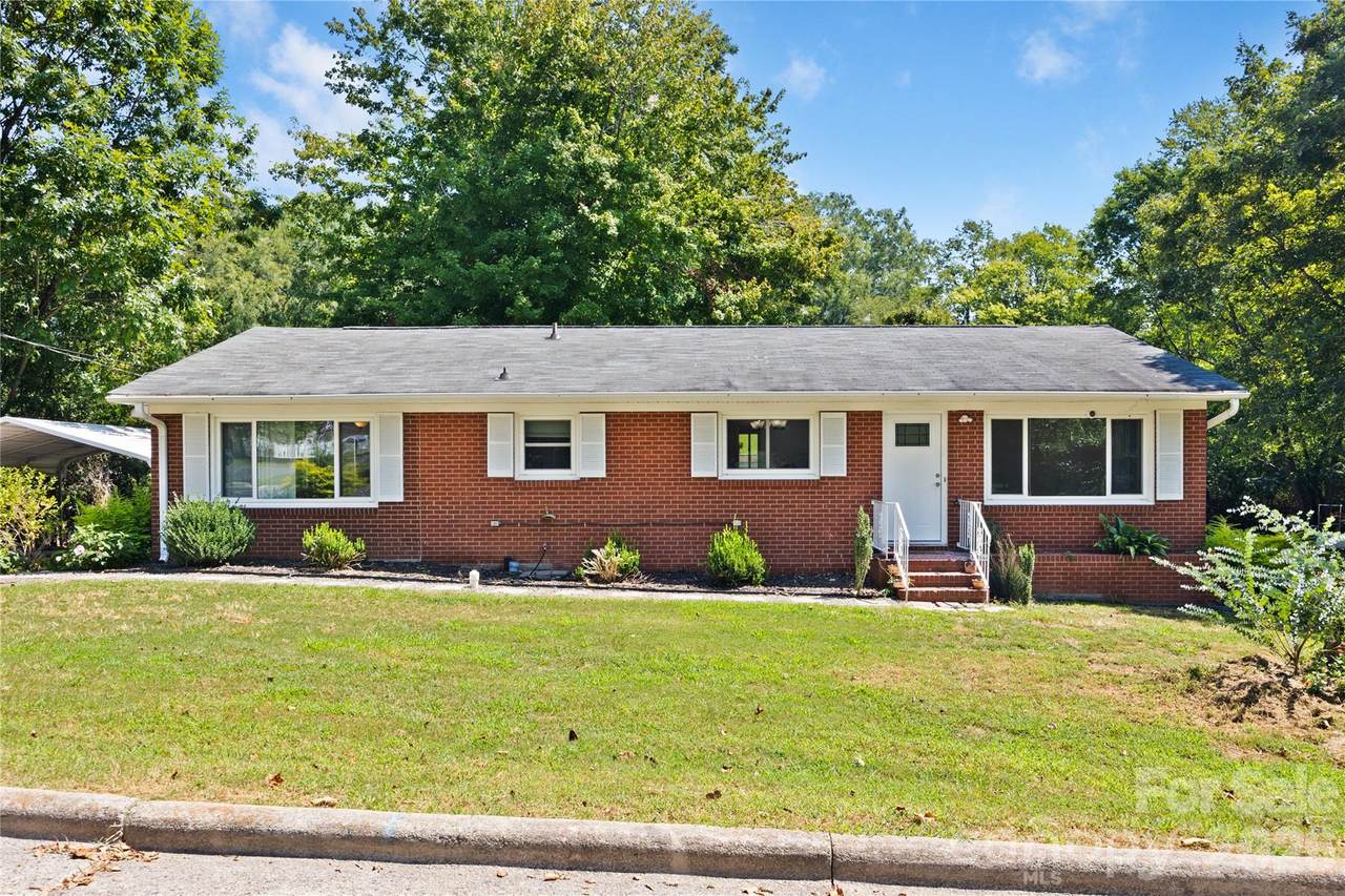411 Coble Avenue - Photo 1
