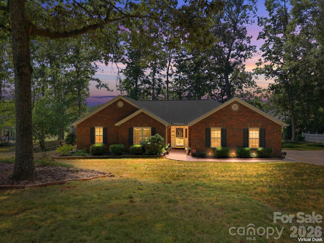 712 Wildwood Drive - Photo 1