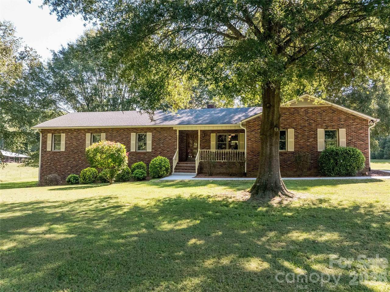 614 Salisbury Street - Photo 1