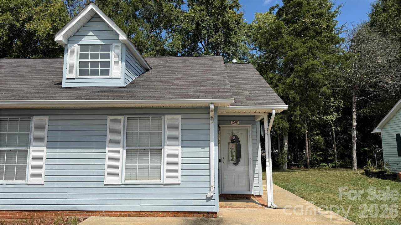 1078 Farm Pond Lane - Photo 1