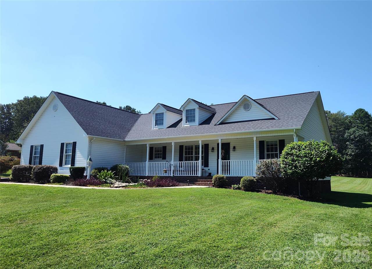 4005 Davis Road - Photo 1
