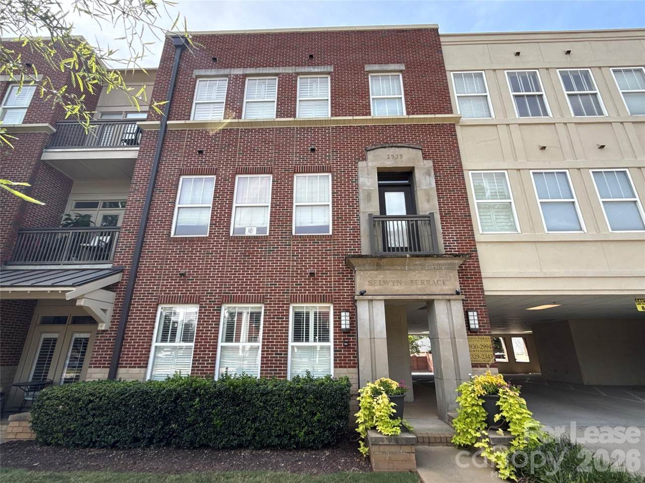 2988 Selwyn Avenue - Photo 1
