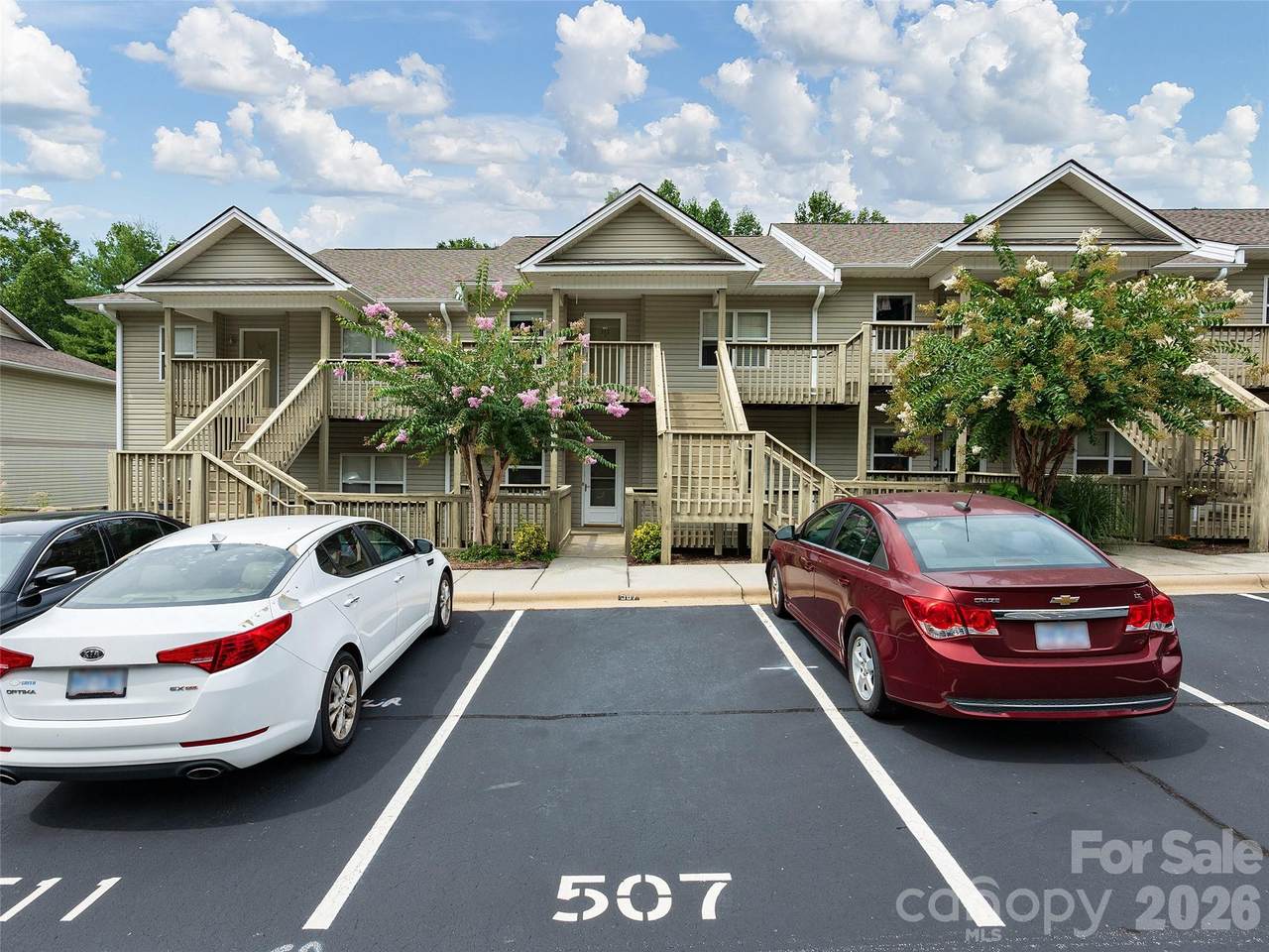 507 Carlyle Way - Photo 1