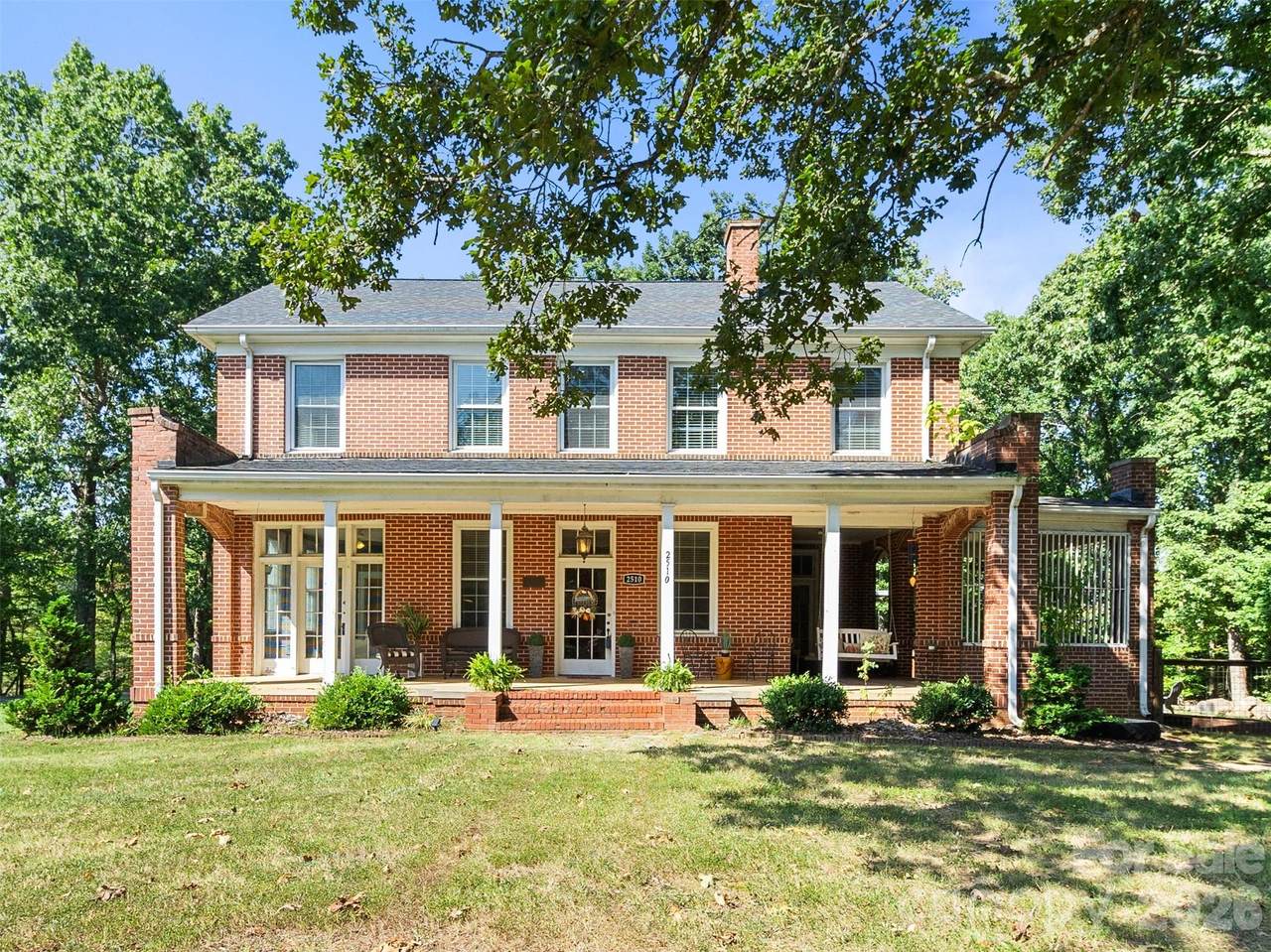 2510 Shelton Avenue - Photo 1