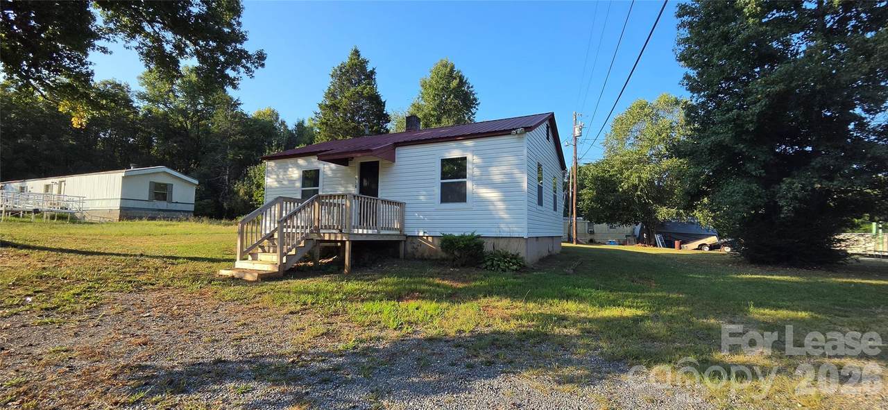 918 Mountain Crest Drive - Photo 1