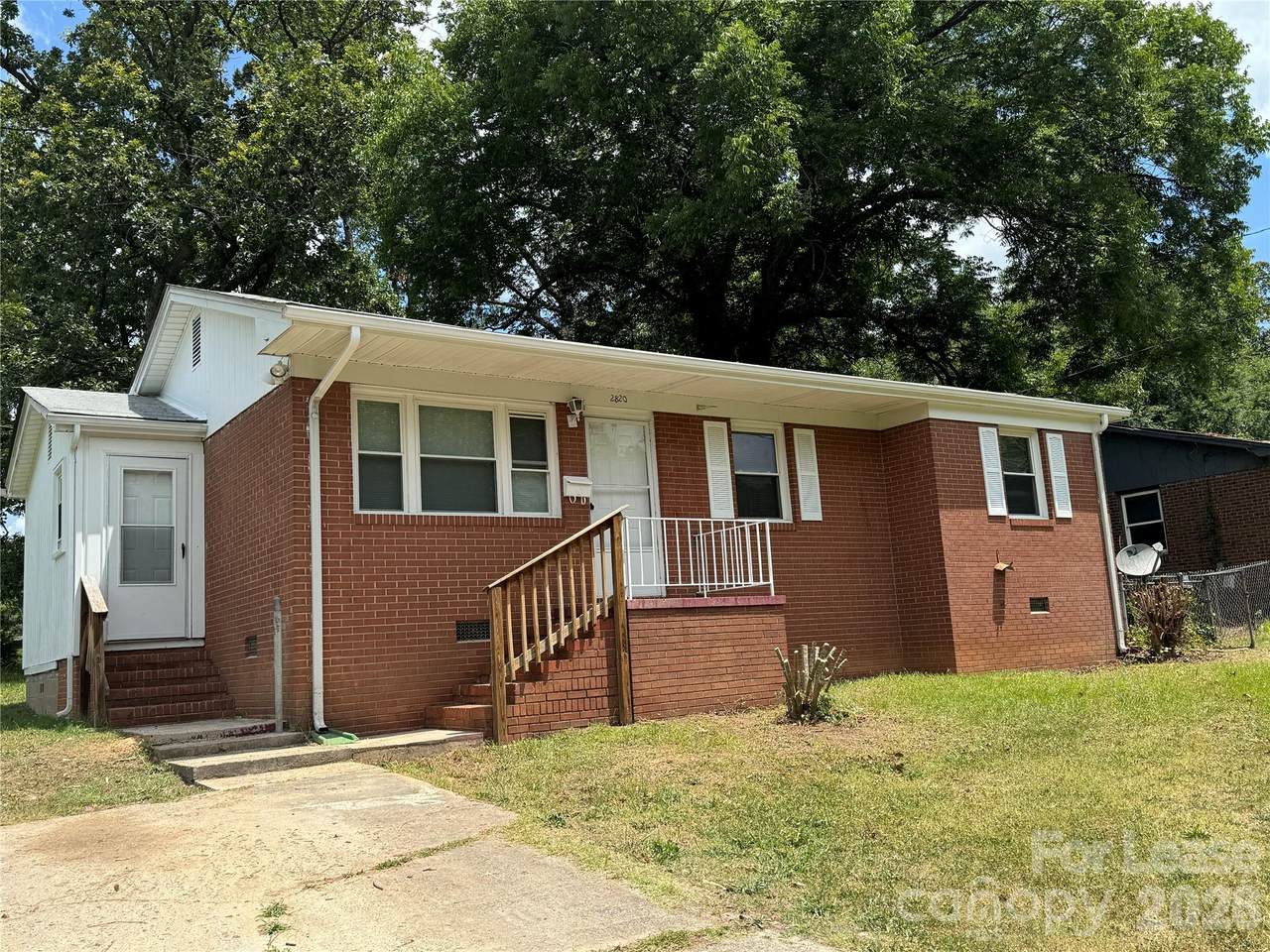 2820 Mary Avenue - Photo 1