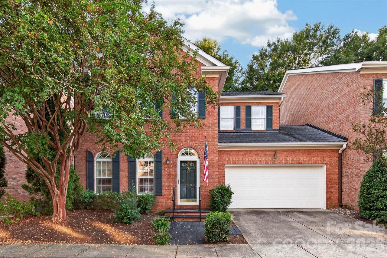 9169 Bonnie Briar Circle - Photo 1