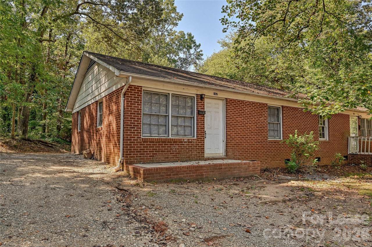 162 American Avenue - Photo 1