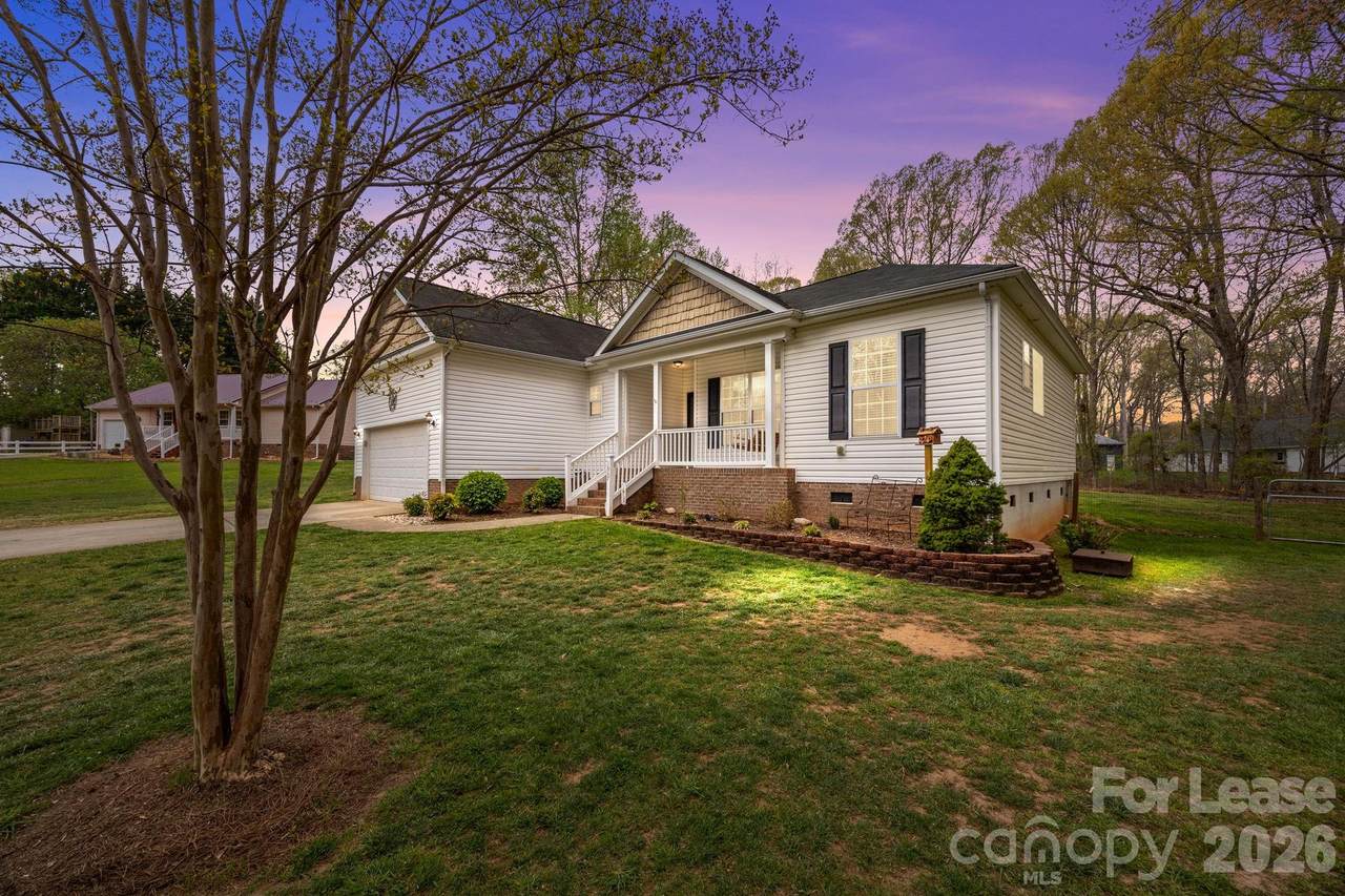 1667 Warwick Court - Photo 1