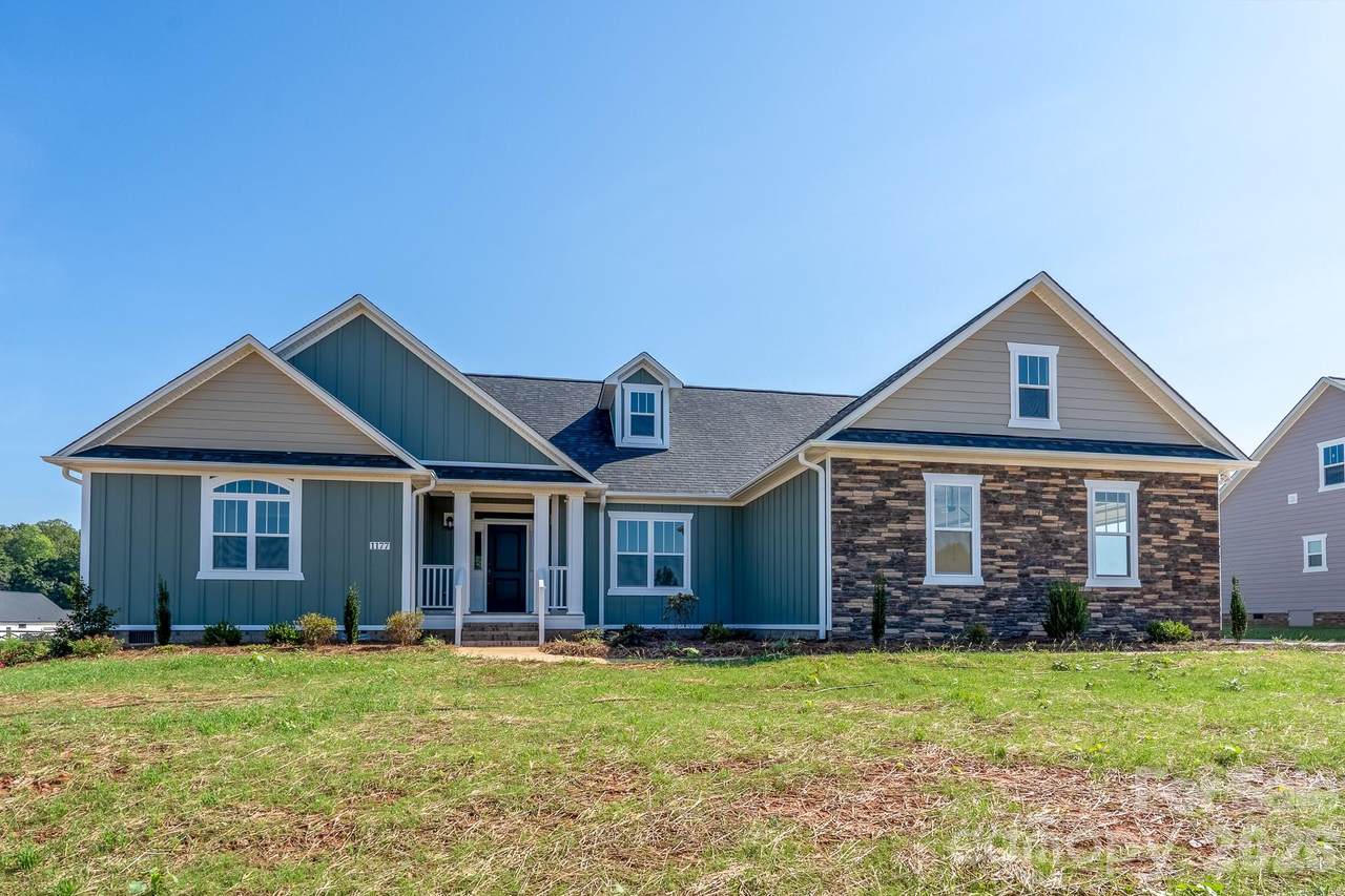 1177 Stonegate Drive - Photo 1