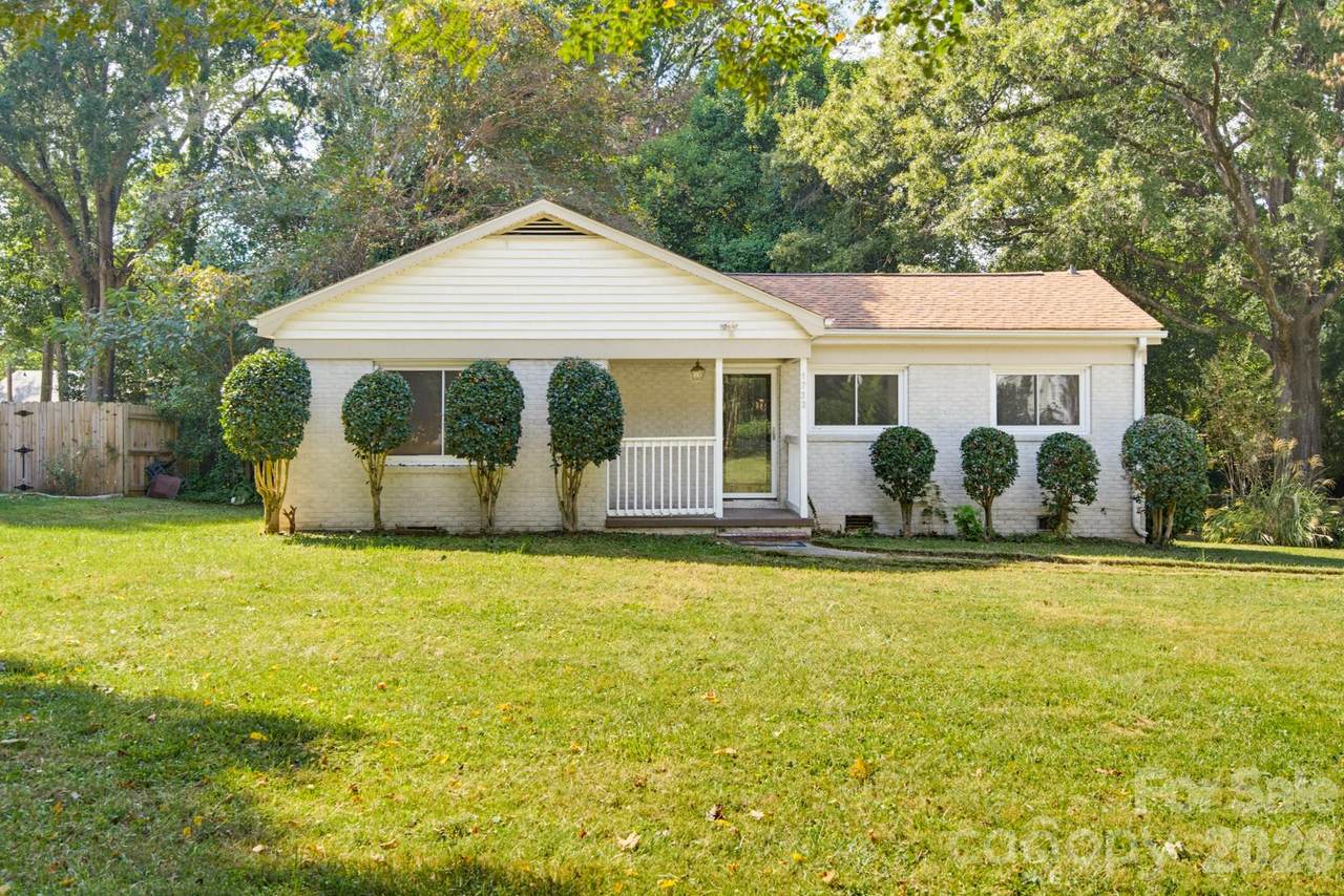 1733 Merry Oaks Road - Photo 1