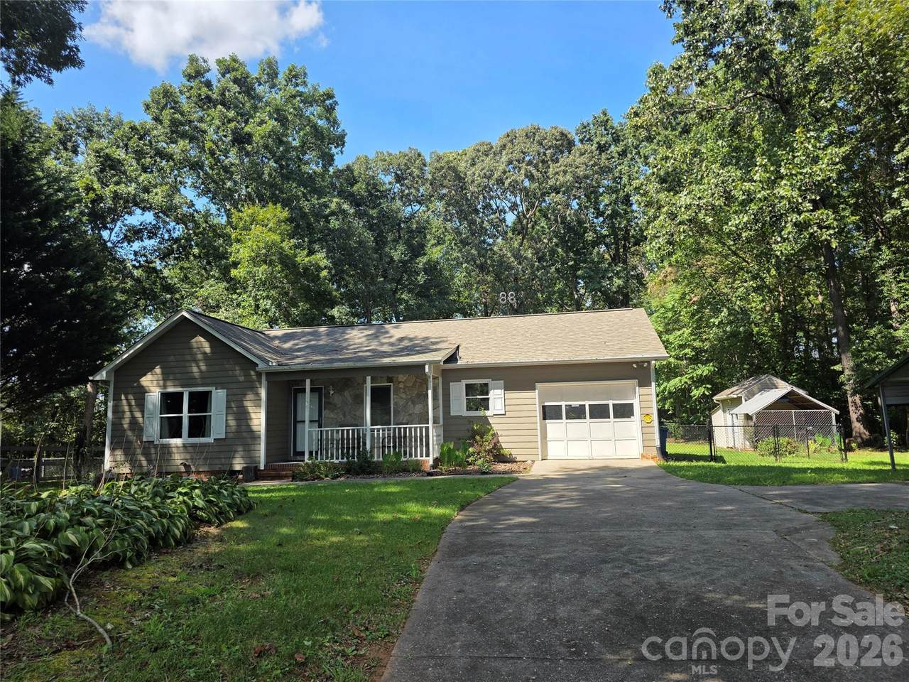 1190 Landsdowne Drive - Photo 1