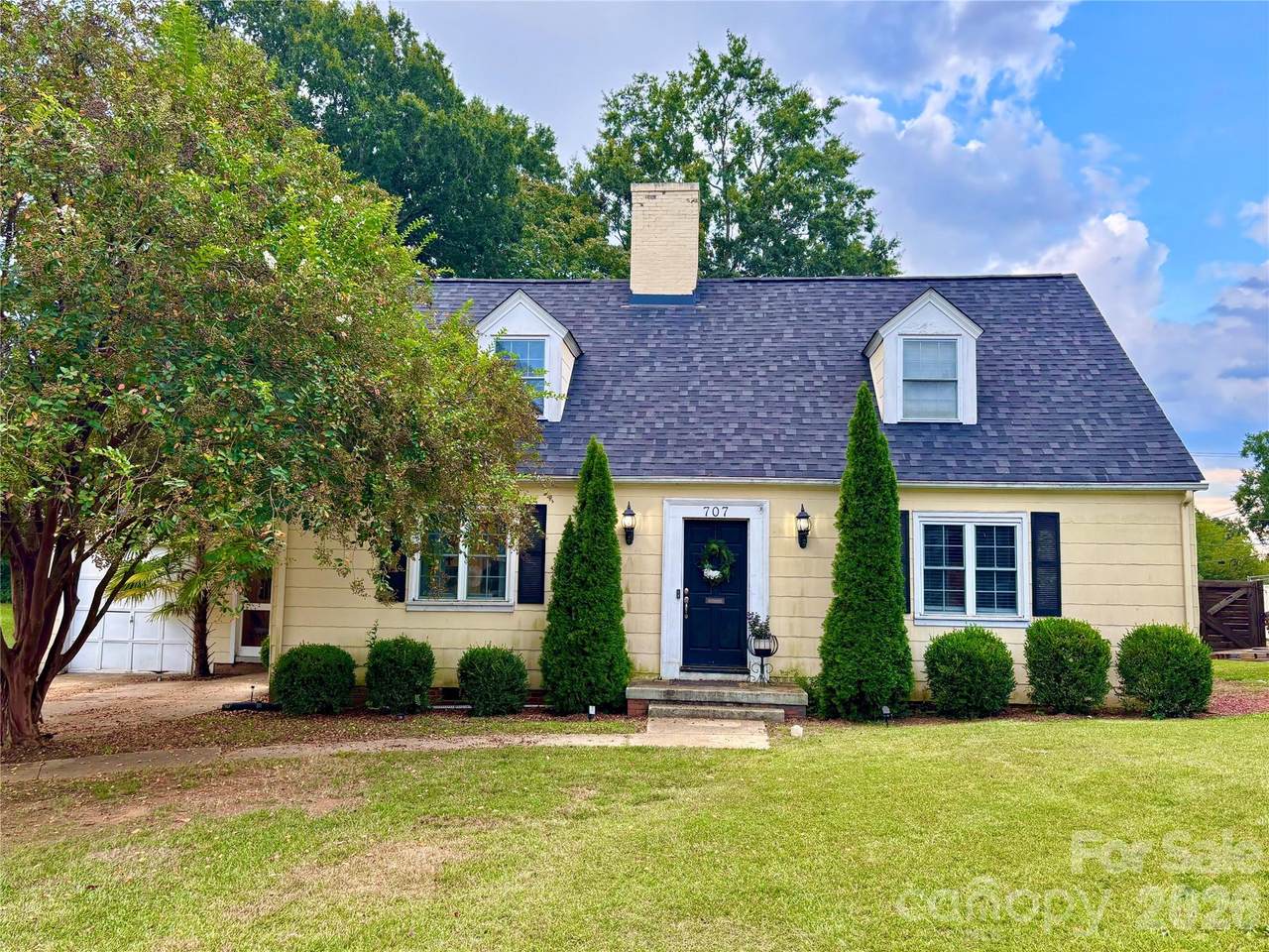 707 Barr Street - Photo 1