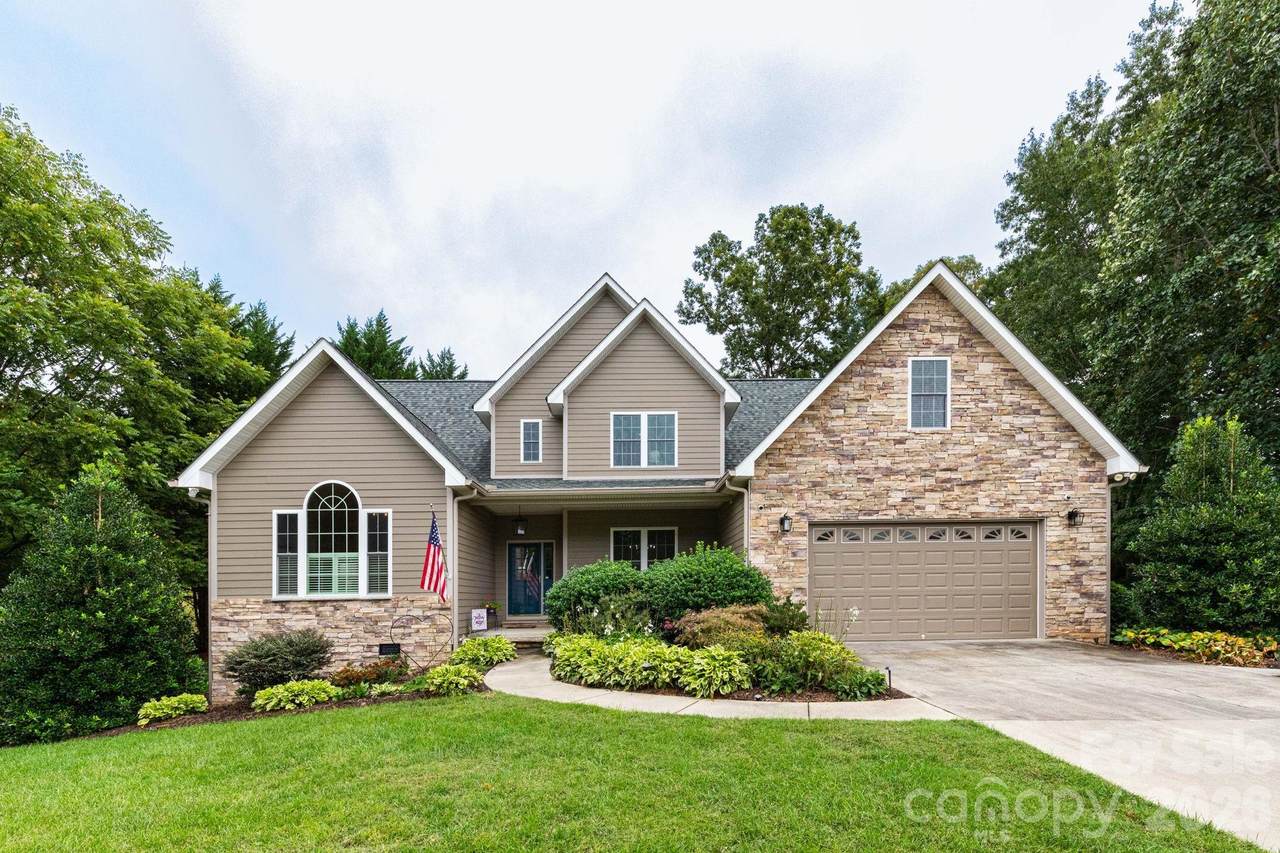 47 Drakes Meadow Lane - Photo 1