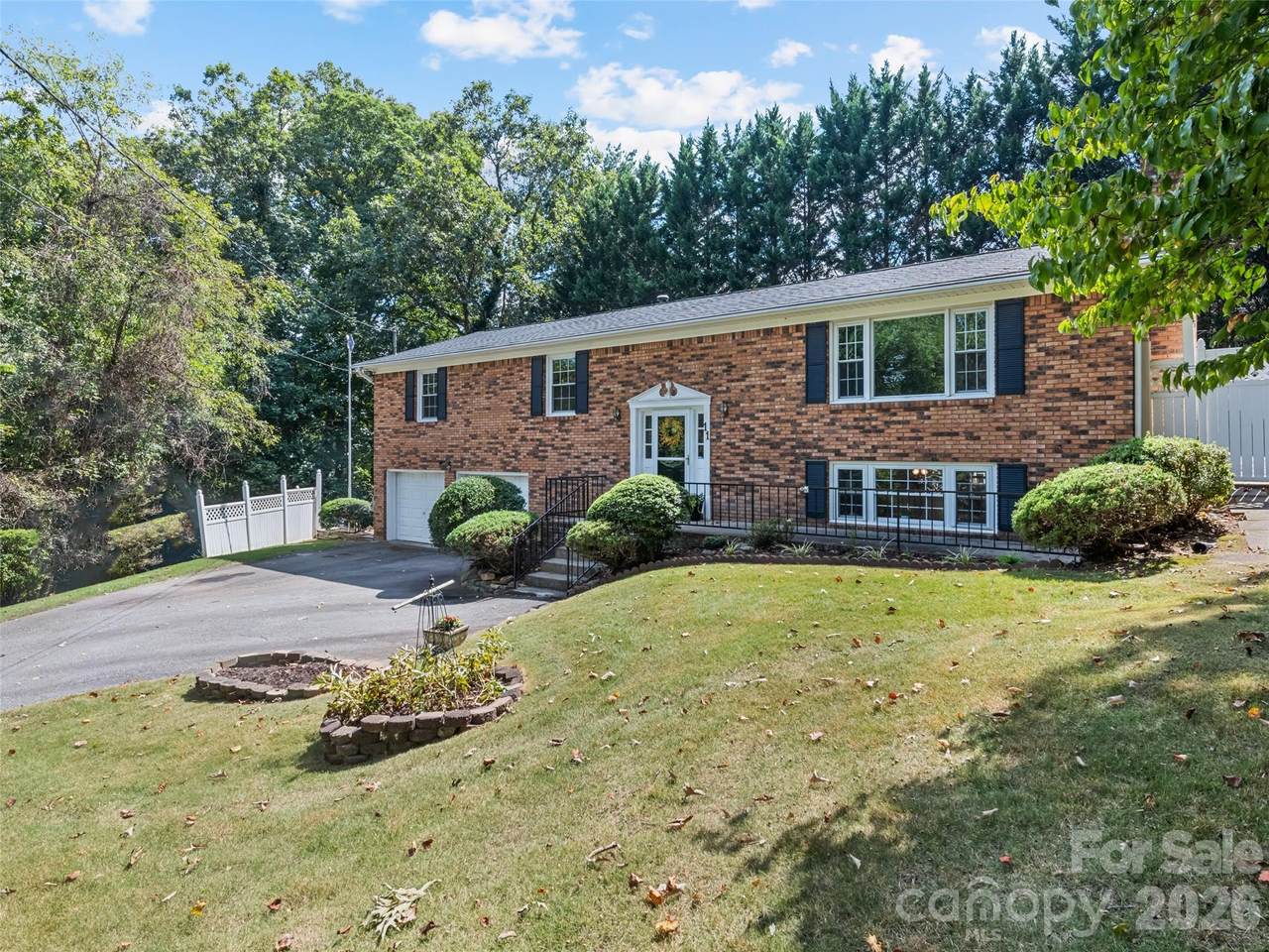 11 Crestwood Lane - Photo 1