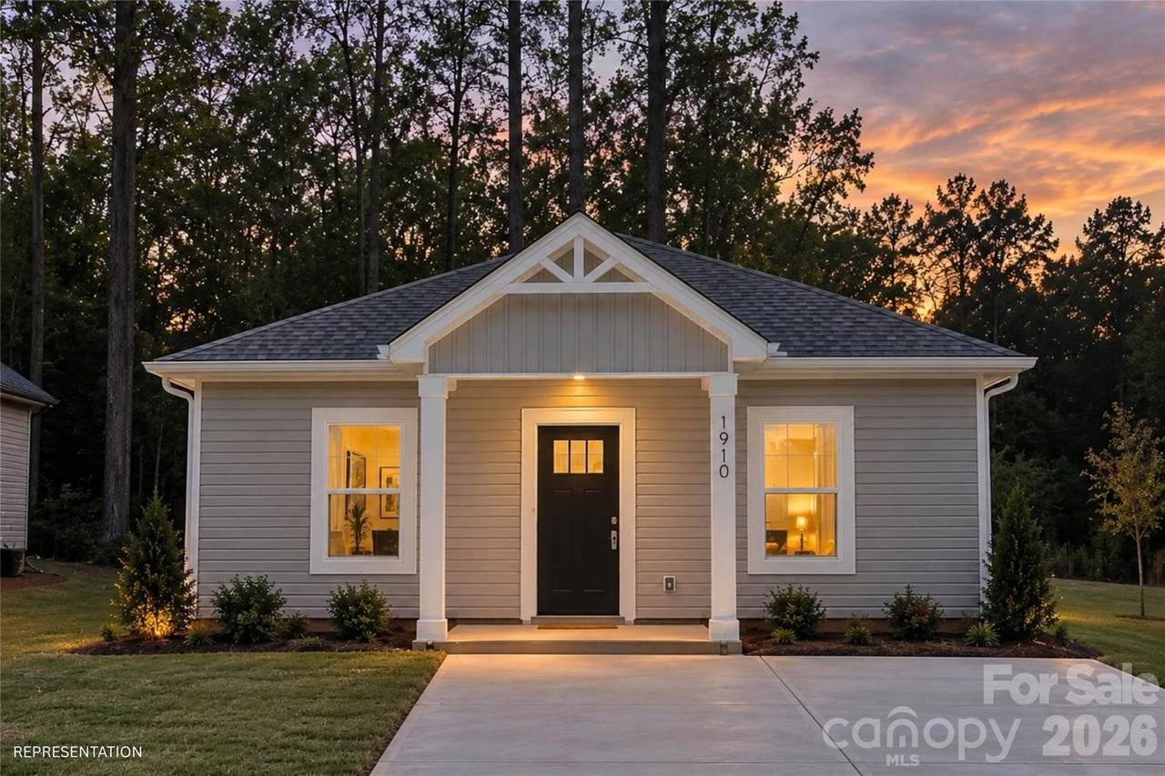 808 Salisbury Avenue - Photo 1