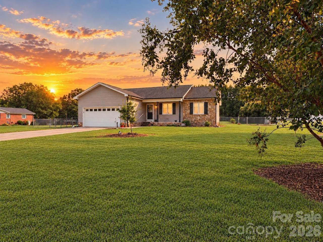 1677 Allen Lane - Photo 1