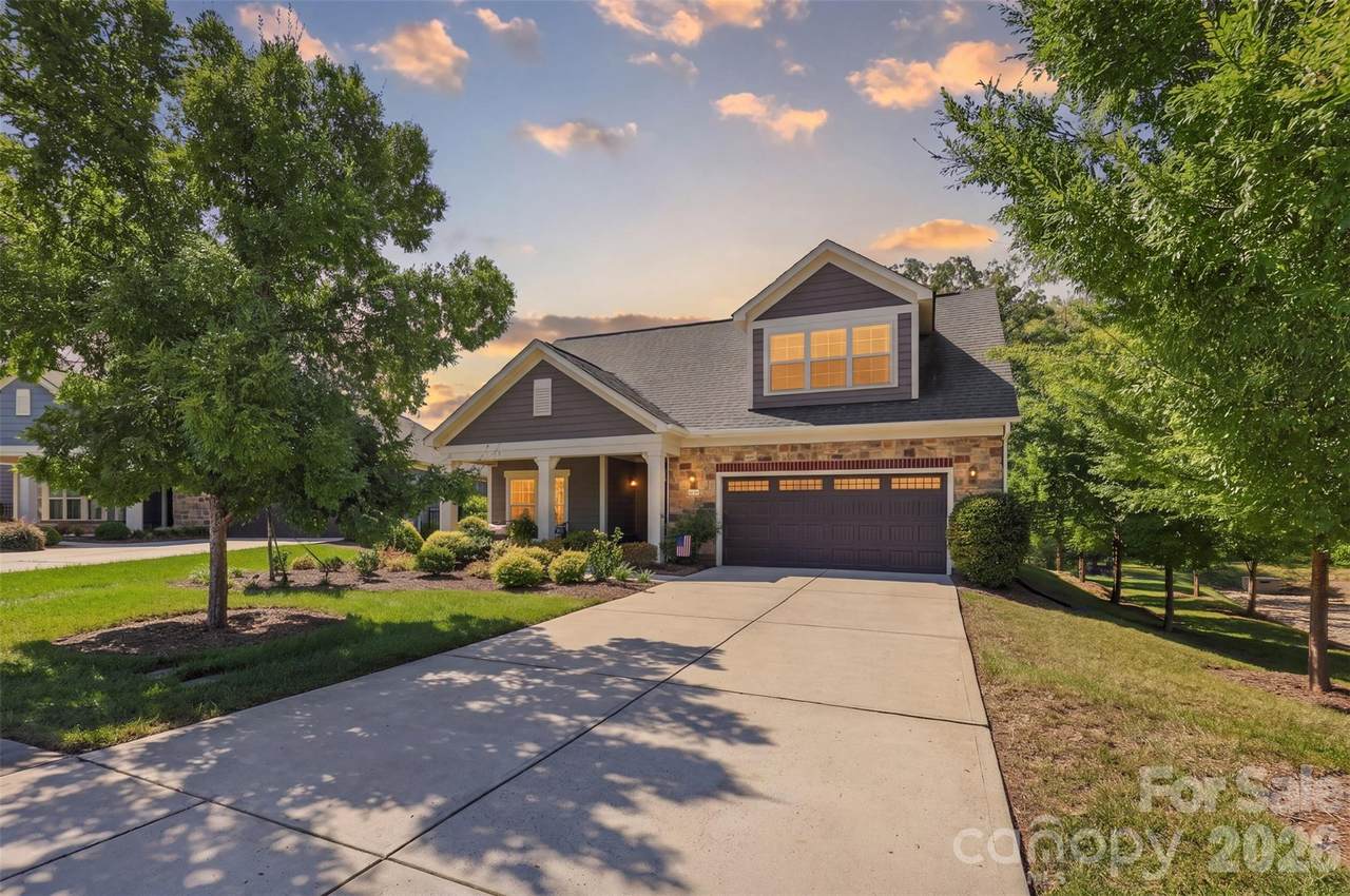 2213 Lincolnshire Lane - Photo 1
