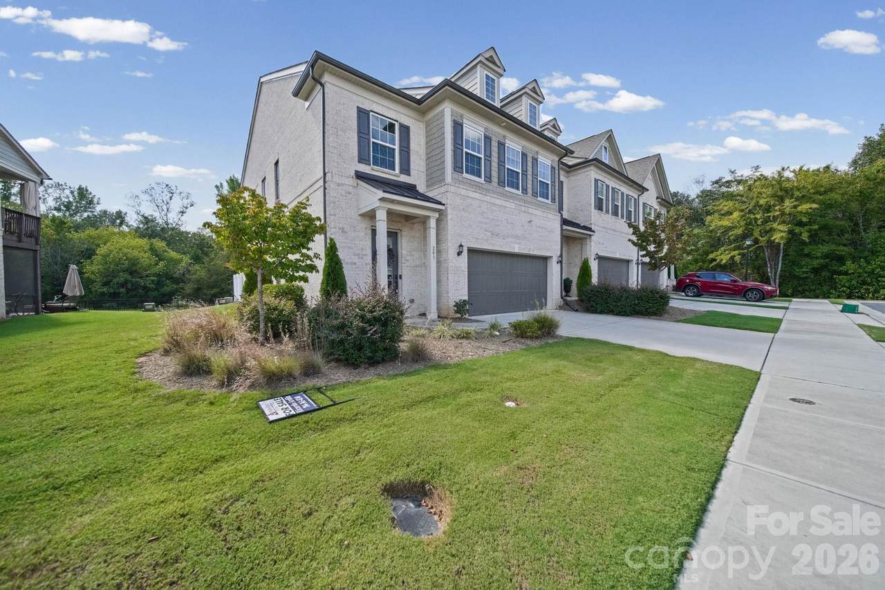 203 Heathbrook Lane - Photo 1