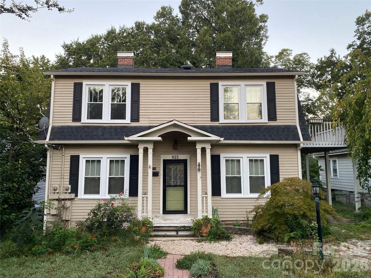821 Chester Street - Photo 1