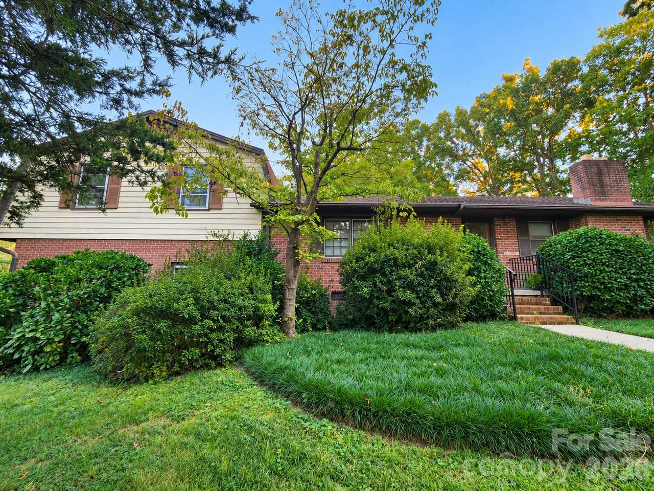 2419 Rhyneland Street - Photo 1