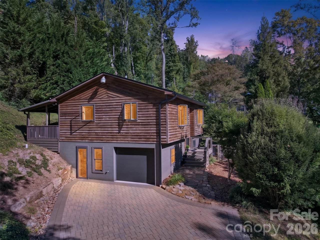 53 Hemlock Street - Photo 1