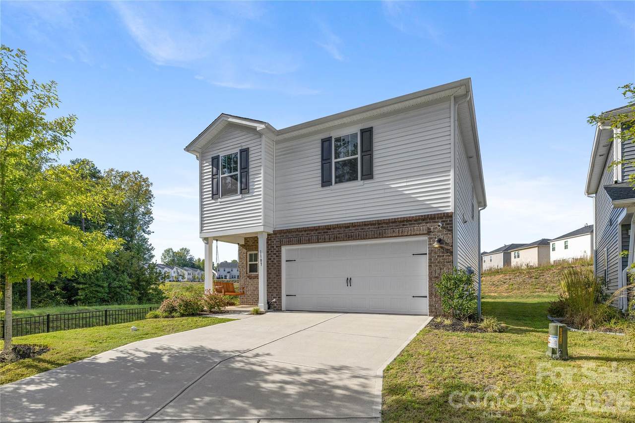 1107 Harland Street - Photo 1
