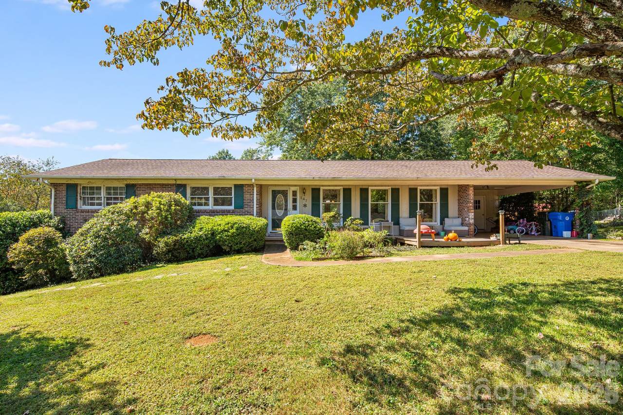 147 Ridgeland Drive - Photo 1