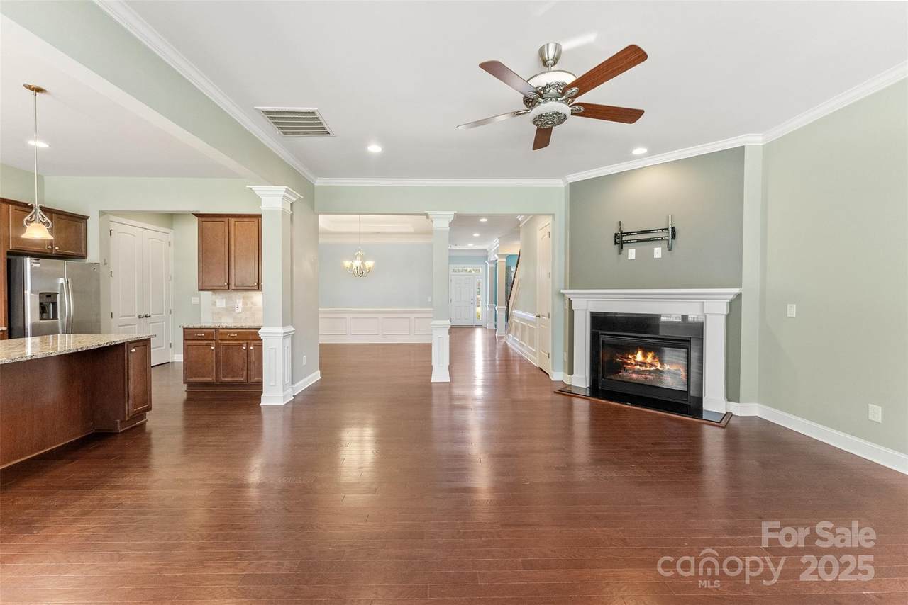11037 Thornbeck Lane - Photo 1