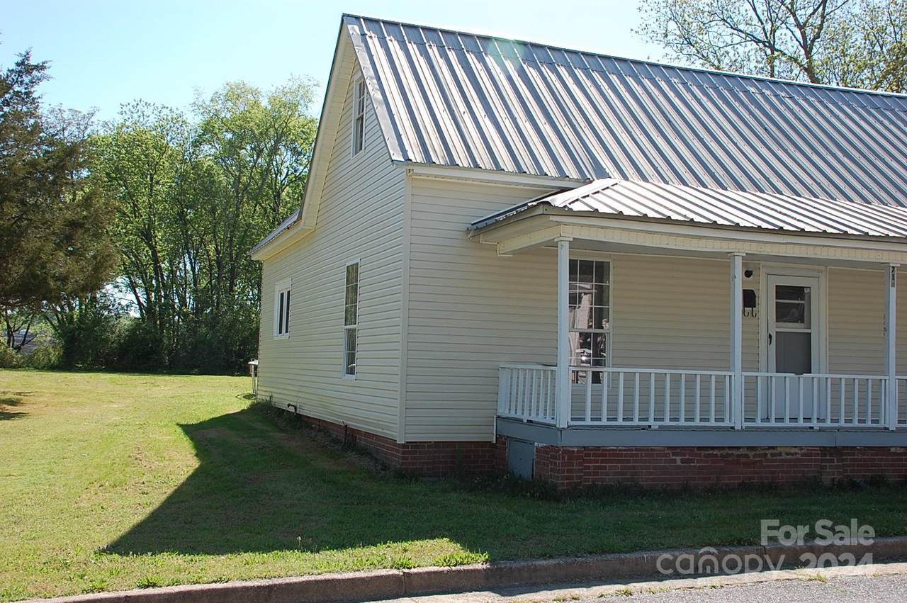 710 Austin Street - Photo 1
