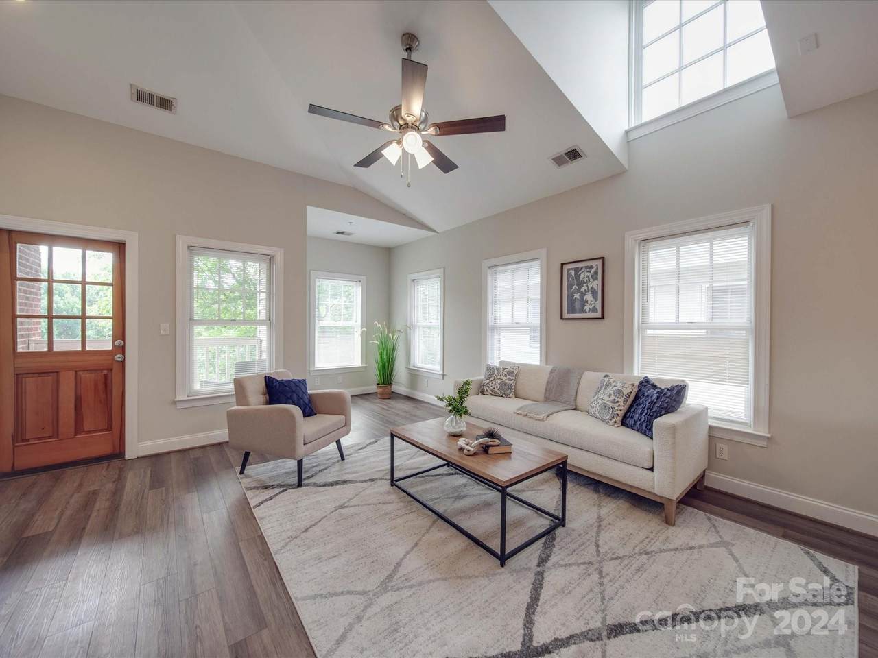 113 Summit Avenue - Photo 1