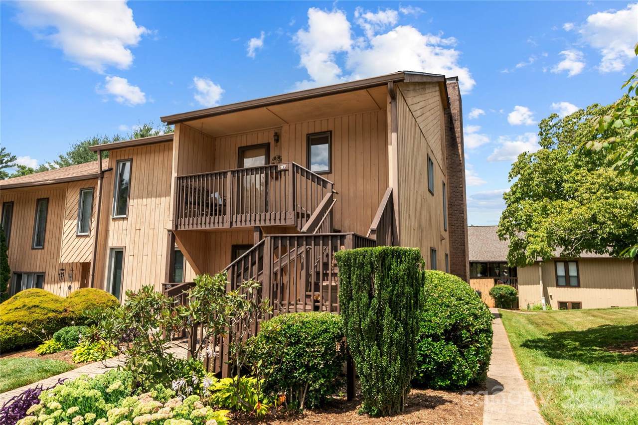115 Pebble Creek Drive - Photo 1