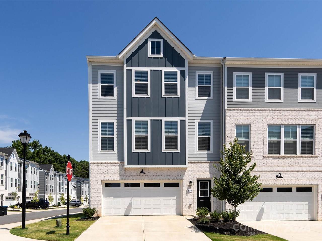 2650 Roseglen Lane - Photo 1