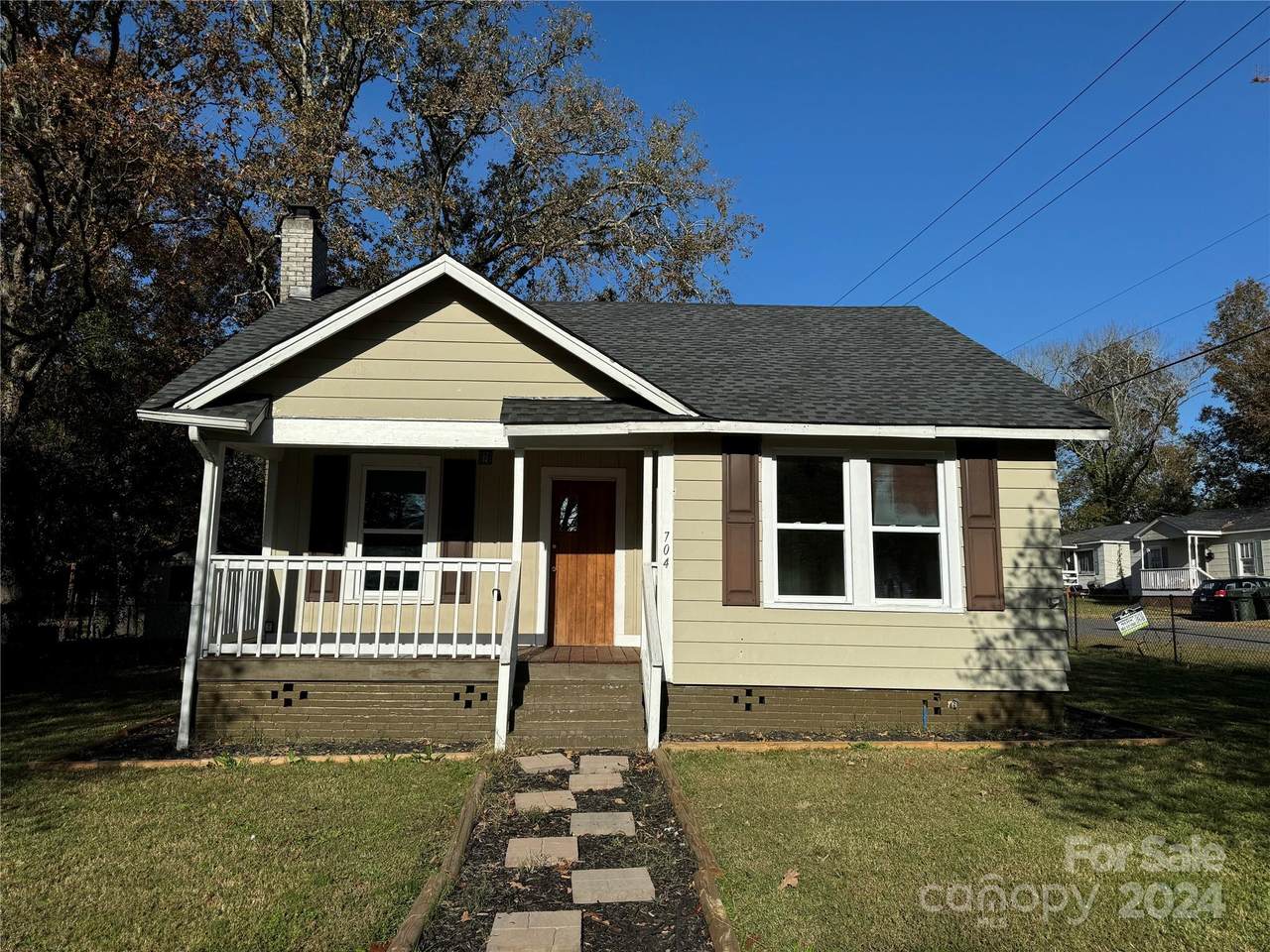 704 Spruce Street - Photo 1