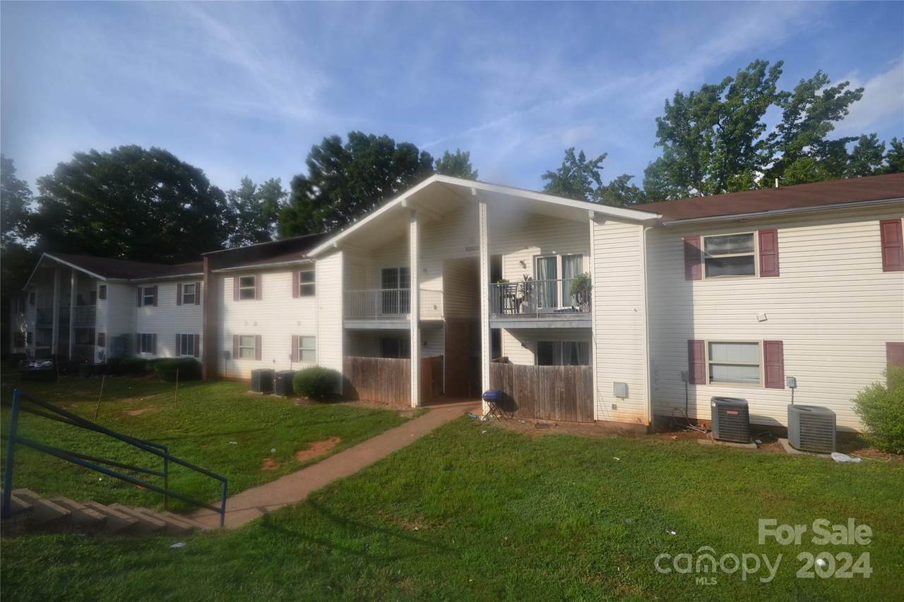 7992 Shady Oak Trail - Photo 1